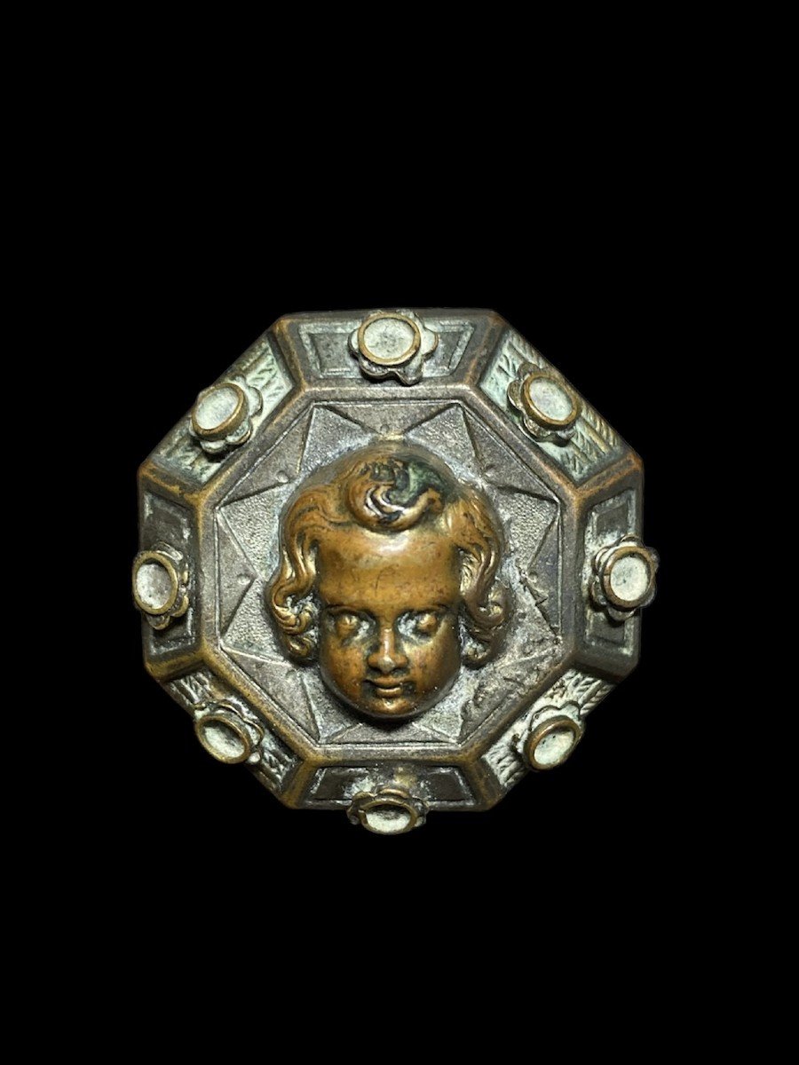 1480 ca. - Francia o Italia del nord - Spilla in bronzo con Putto-photo-1