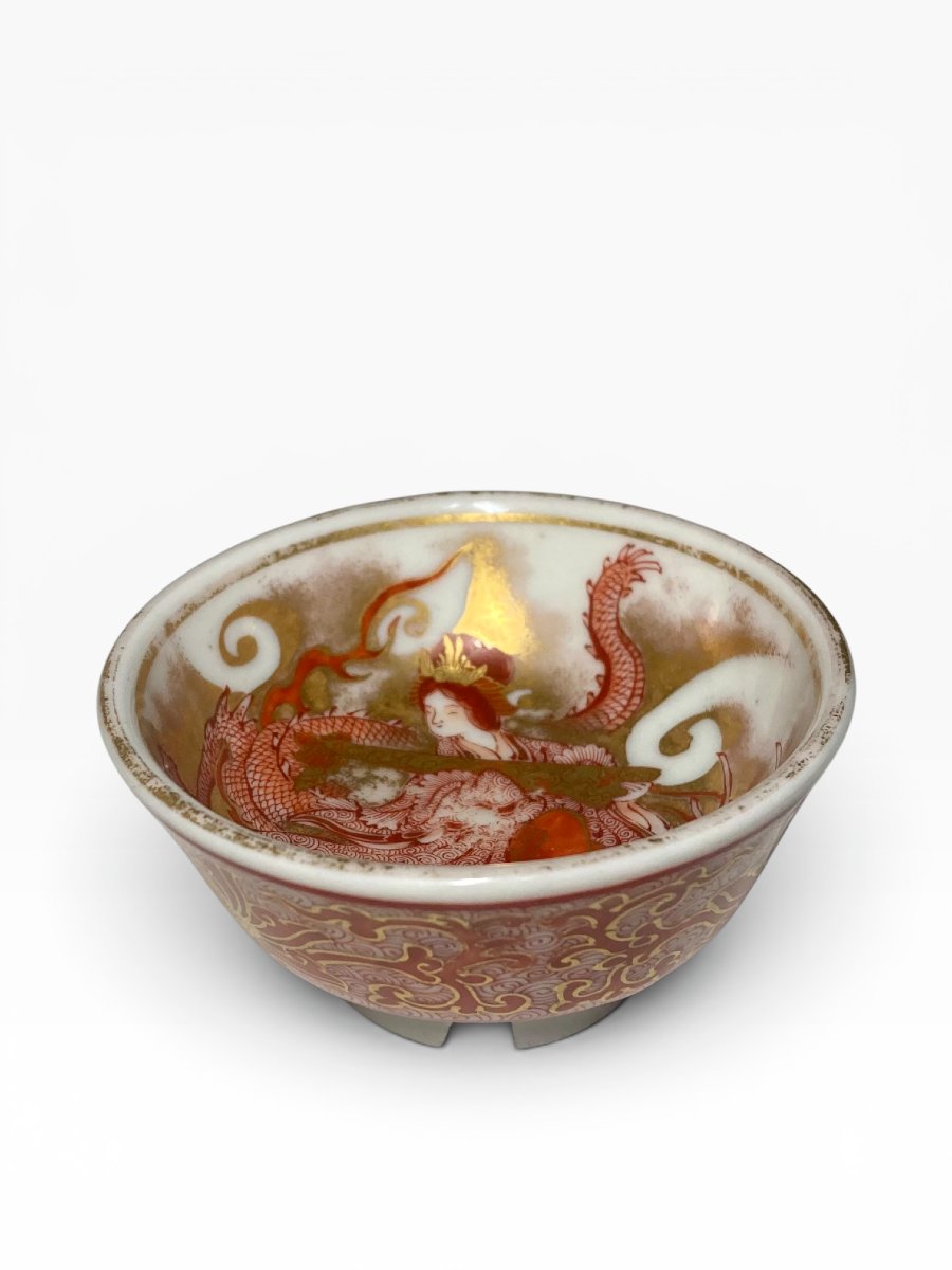  Tardo Periodo Meiji (circa 1890) - Ciotola da sake - Kutani - Geisha danzante su Dragone-photo-3
