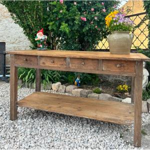 Draper's Or Silk Merchant's Table.