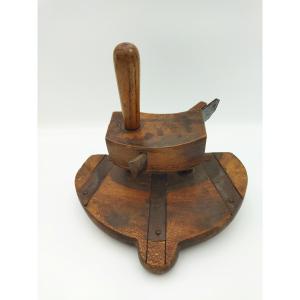 Antique Cooper's Plane In Solid Wood With Goldenberg Blade For Barrel Staves