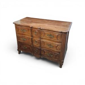 18th-century Walnut Chest Of Drawers