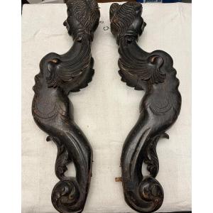 Pair Of Wooden Sphinxes, 16th Century. 