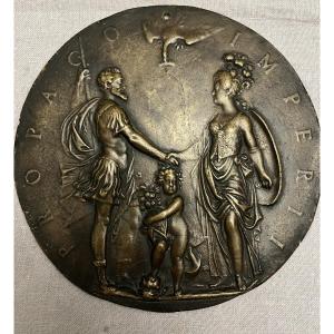 Large 17th-century Bronze Medal, Depicting Henry Iv, His Wife, And The Dauphin Between Them.