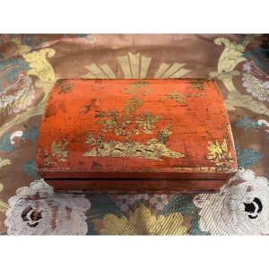Lacquered Wooden Box With Gold Embellishments. 18th Century. France.