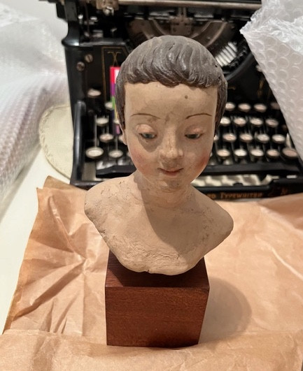 Scultura di fanciullo in terracotta-photo-1