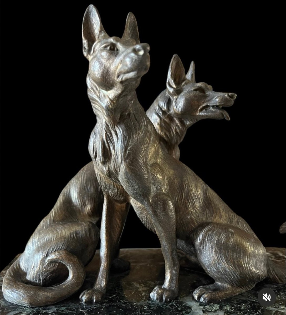 Scultura in bronzo  "Due pastori tedeschi"-photo-3