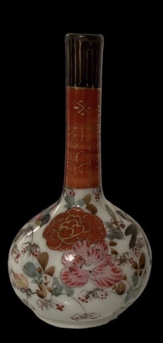 Coppia di vasi in porcellana a motivo floreale con  uccelli, fine XIX secolo, Giappone.-photo-3