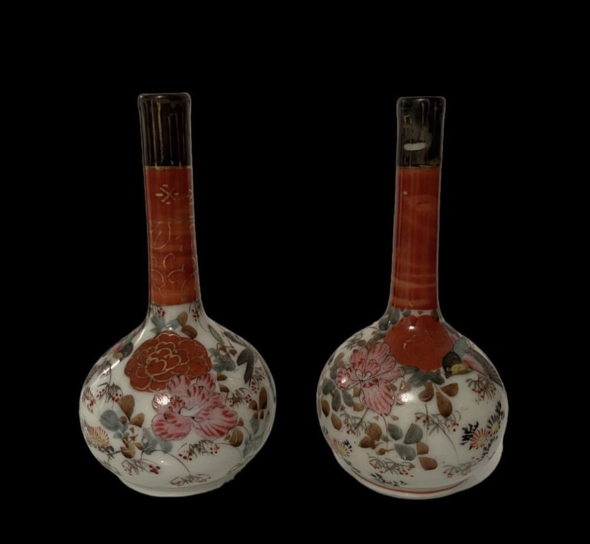 Coppia di vasi in porcellana a motivo floreale con  uccelli, fine XIX secolo, Giappone.-photo-1