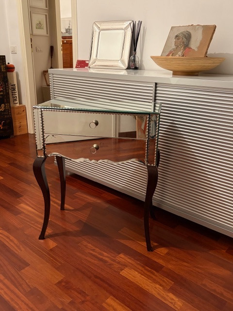 Piccola cassettiera con vetro a  specchio-photo-4