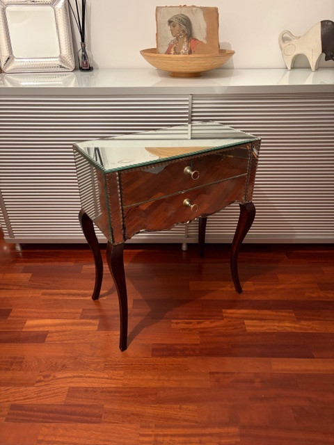 Piccola cassettiera con vetro a  specchio-photo-2