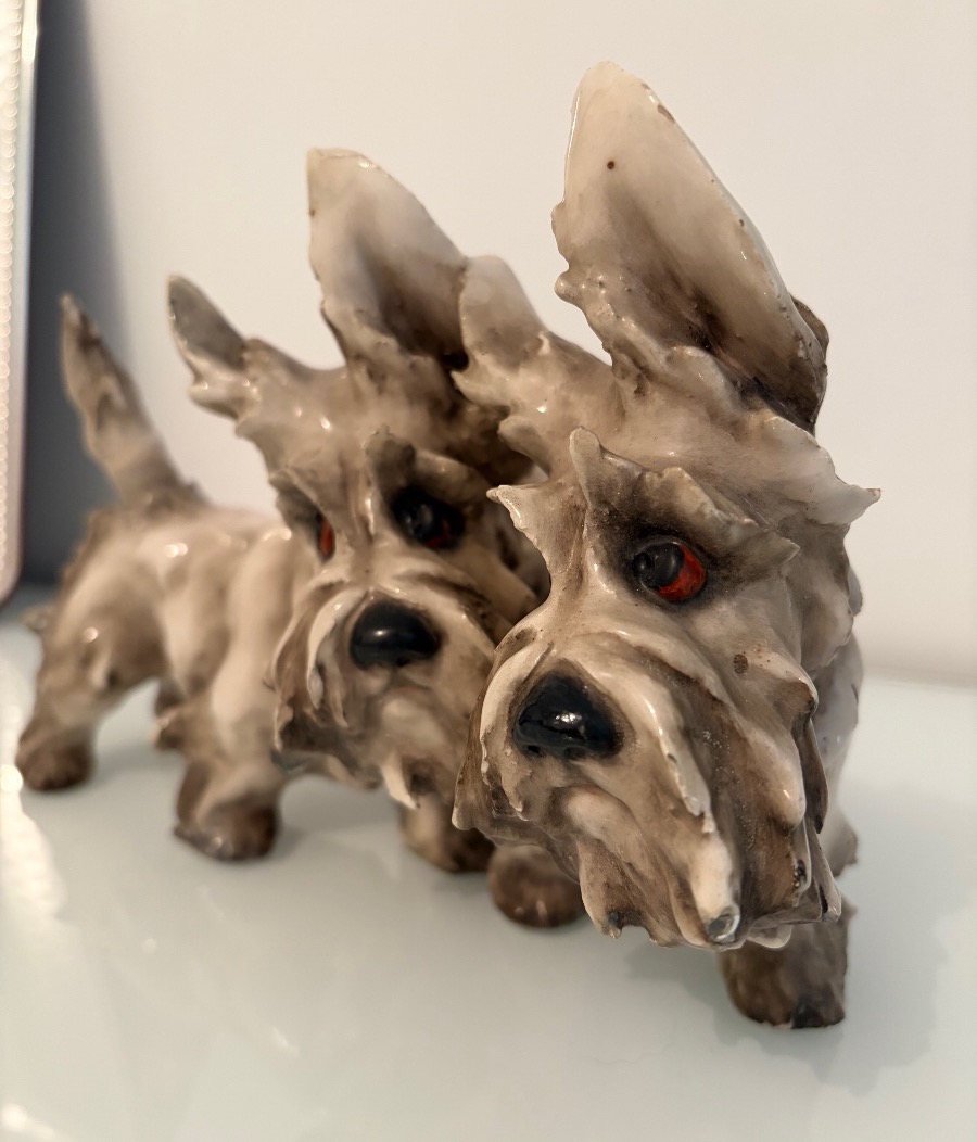 Scultura in ceramica policroma raffigurante due Scottish Terrier – Guido Cacciapuoti, anni ’40-photo-3