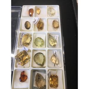 Lot Of Sixteen Citrines Of Various Shades And Sizes
