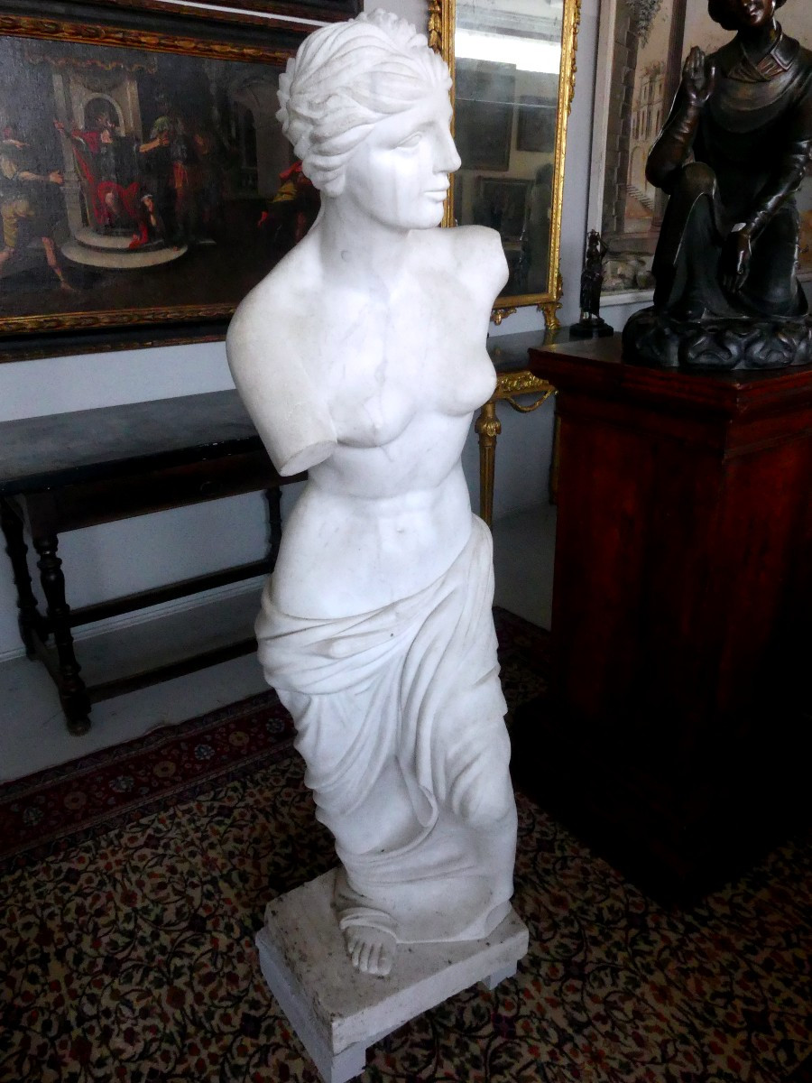GRANDE VENERE NEOCLASSICA IN MARMO BIANCO DI CARRARA