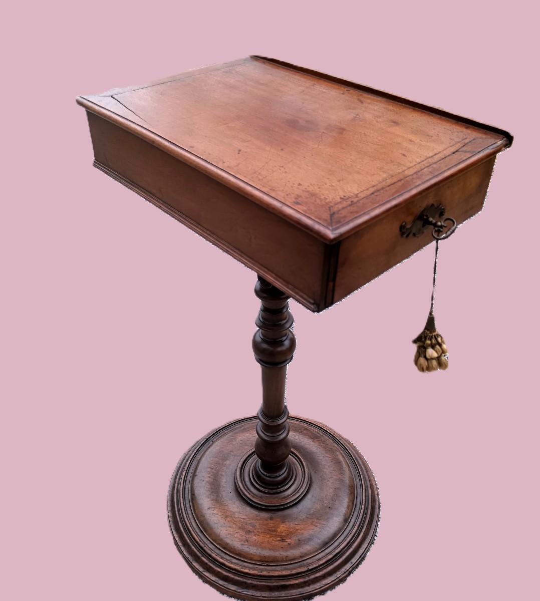 TAVOLINO LEGGIO DEI PRIMI DEL XVIII SECOLO