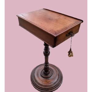 TAVOLINO LEGGIO DEI PRIMI DEL XVIII SECOLO