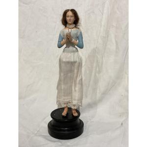 Cap I Pota, In White Dress