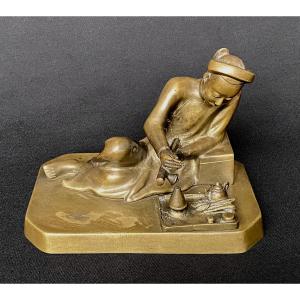 Bronze Opium Smoker