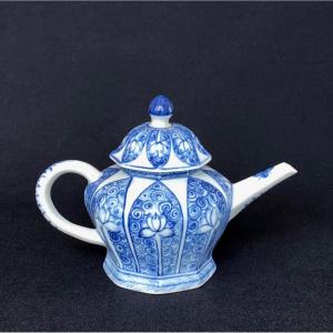 Teapot With Lotus Decoration From The Ca Mau Shipwreck (c. 1725) #2