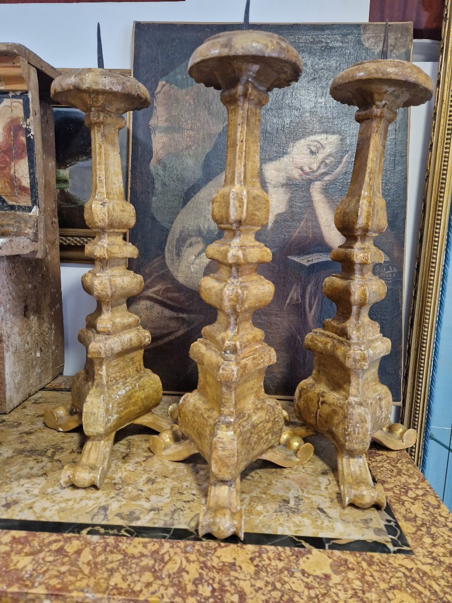 Tre deliziosi candelabri in legno dorato-photo-4