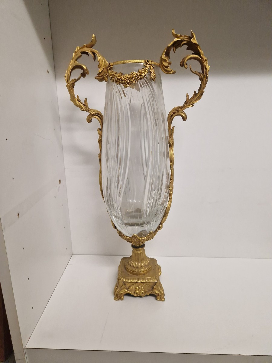 Vaso centrale in cristallo molato e bronzo dorato, Francia, inizio XIX secolo