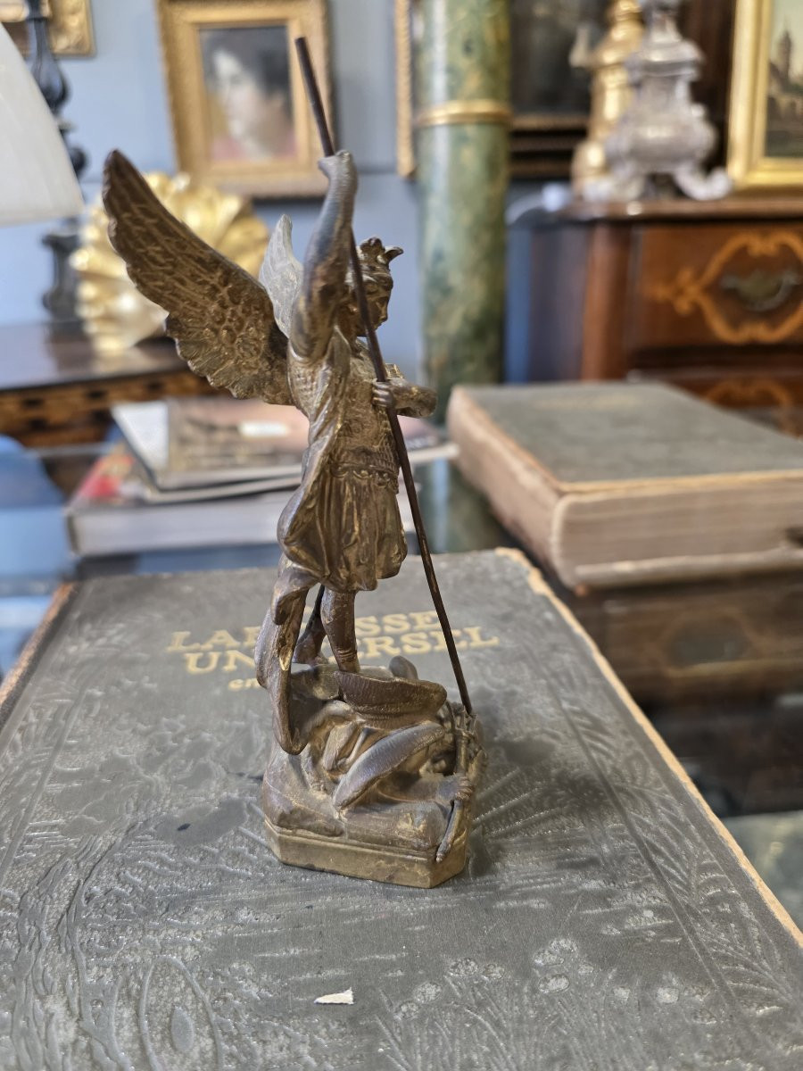 Piccola e antica statua in bronzo dorato finemente cesellata-photo-1