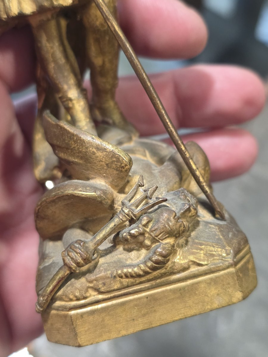 Piccola e antica statua in bronzo dorato finemente cesellata-photo-8