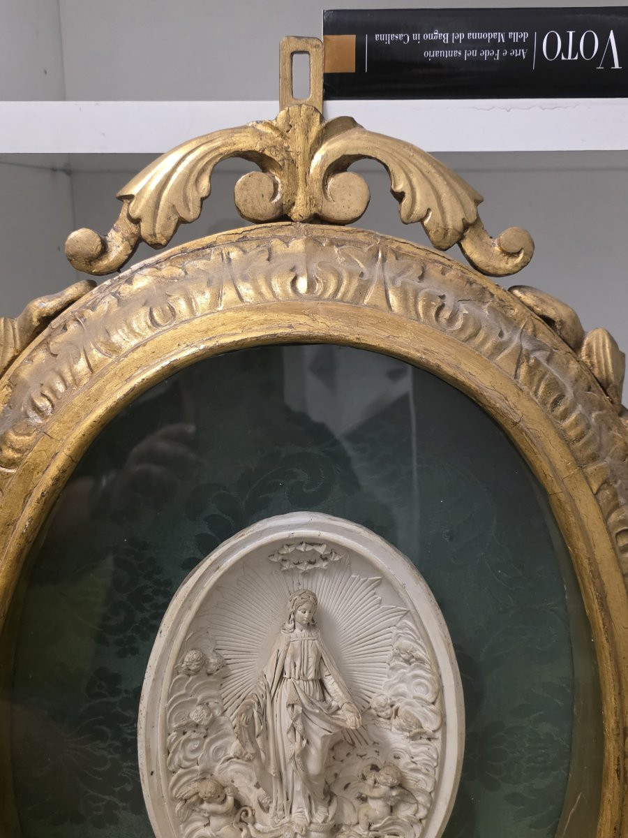 Bassorilievo in scagliola del 1857 (raffigurante l'Immacolata Concezione)-photo-2