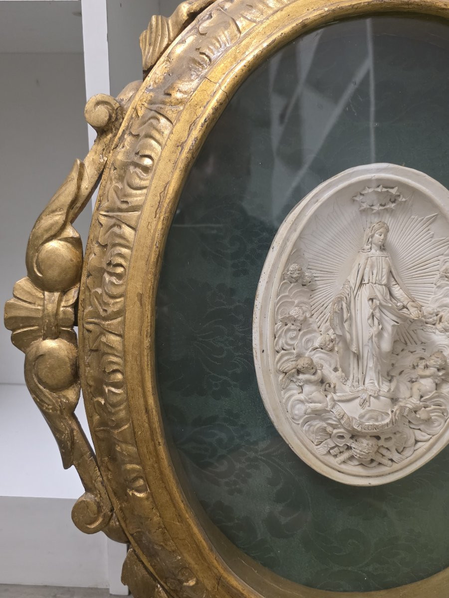 Bassorilievo in scagliola del 1857 (raffigurante l'Immacolata Concezione)-photo-3