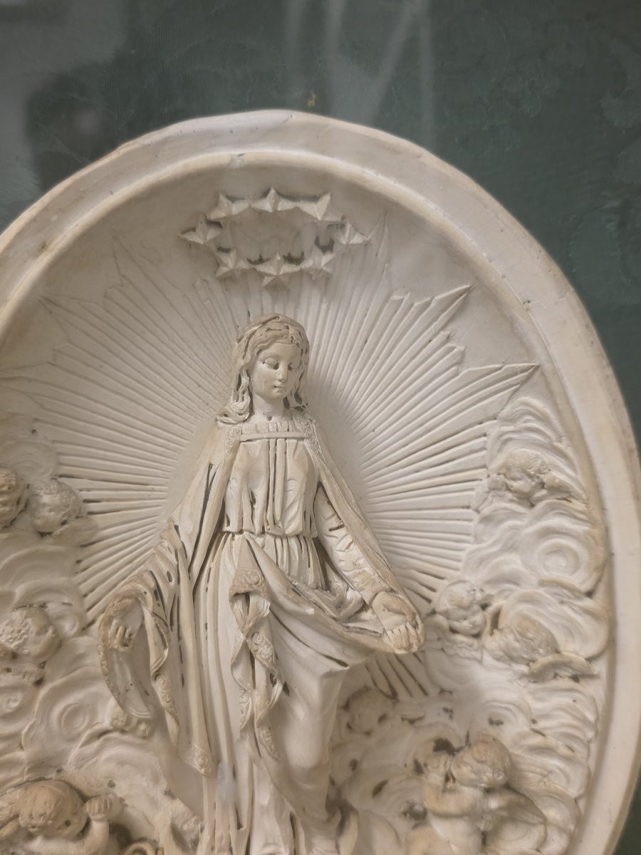 Bassorilievo in scagliola del 1857 (raffigurante l'Immacolata Concezione)-photo-6