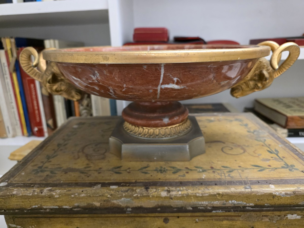 Alzata in marmo rosso e bronzo dorato, Francia, XIX secolo