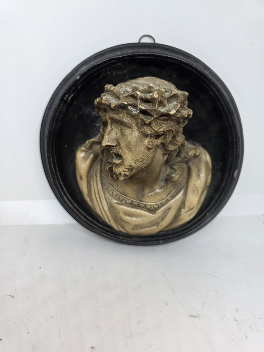 Antico rilievo in scagliola raffigurante Testa di Gesù, Epoca XVII/XVIII