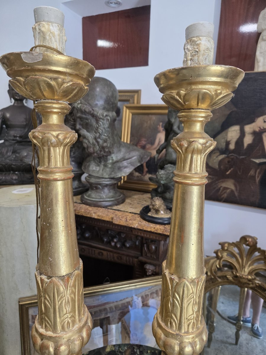 Bella coppia di grandi candelabri in legno dorato settecento (Italia centrale)-photo-3