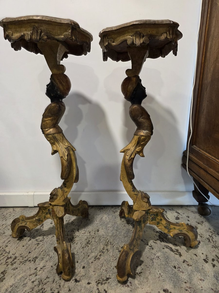 Coppia di trespoli in legno laccato e dorato, Venezia,   XIX secolo.-photo-5
