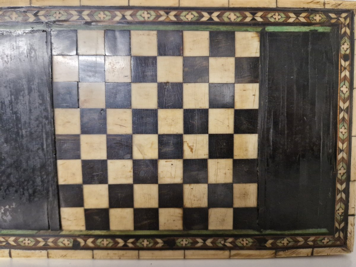 Bottega degli Embriachi, XV secolo, Scatola da gioco in osso-photo-6