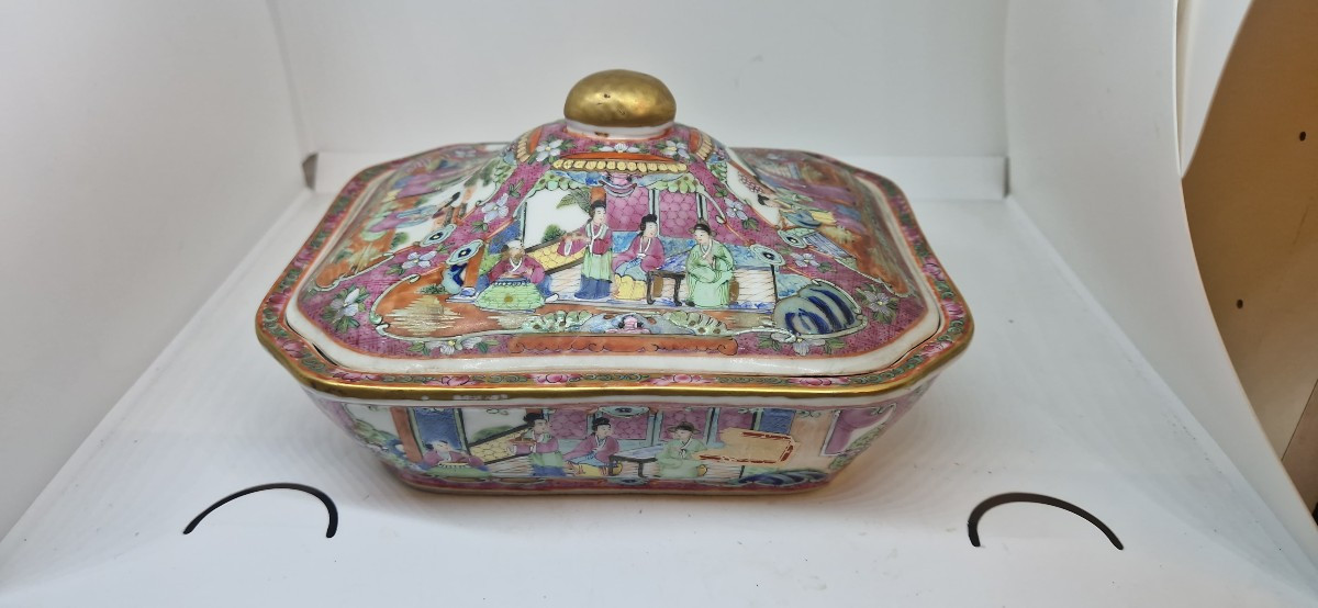 Zuppiera in porcellana cinese canton dei primi del novecento