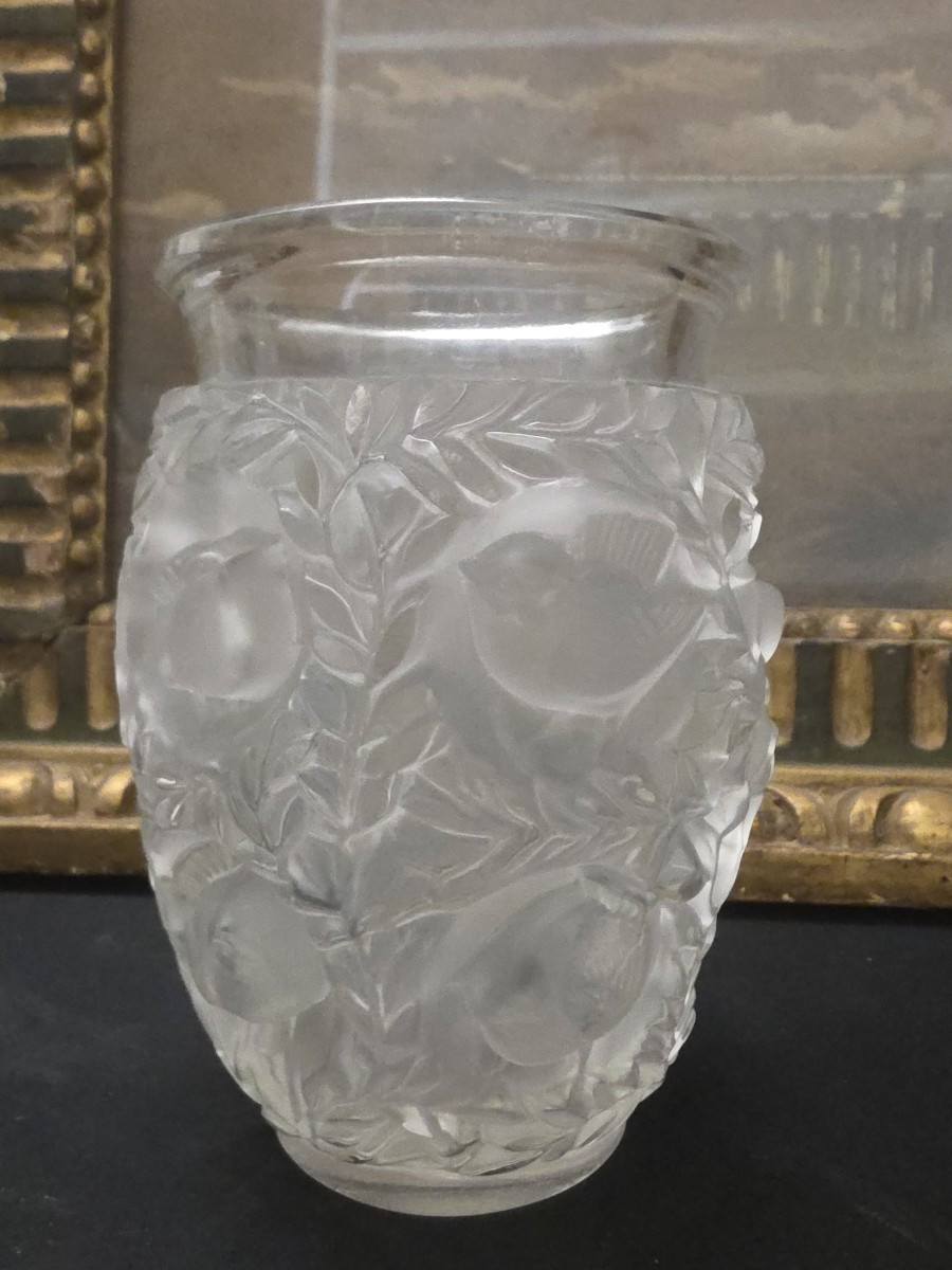"Vaso in cristallo Lalique, modello Bagatelle"
