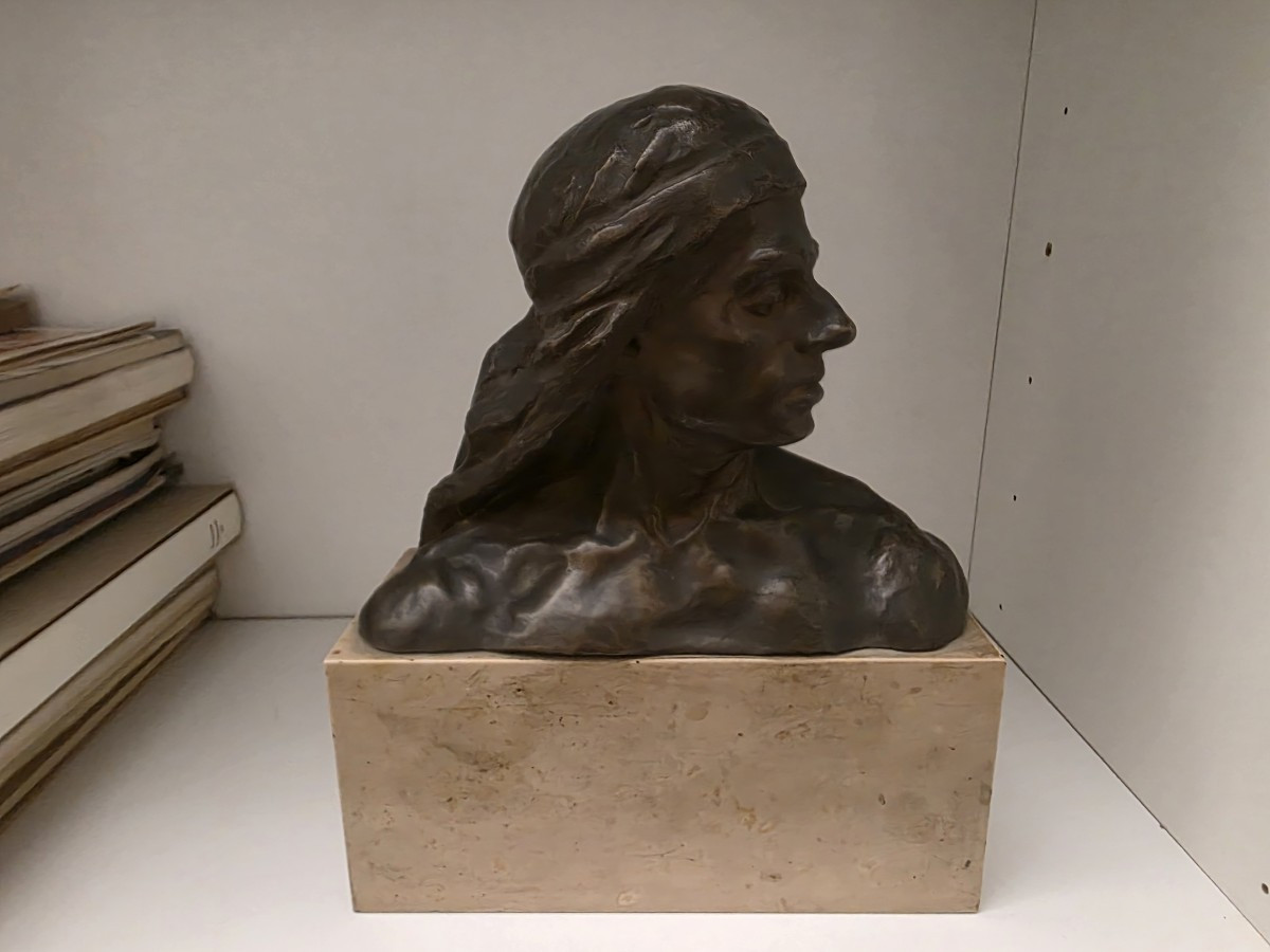 Mezzo busto maschile in bronzo  firmato Pasquale Monaco