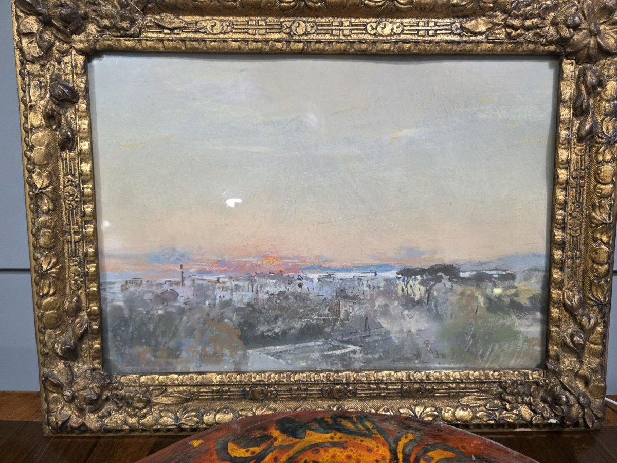 Pastello e acquarello su carta firmato G.Casciaro.  Raffigurante vista di una città