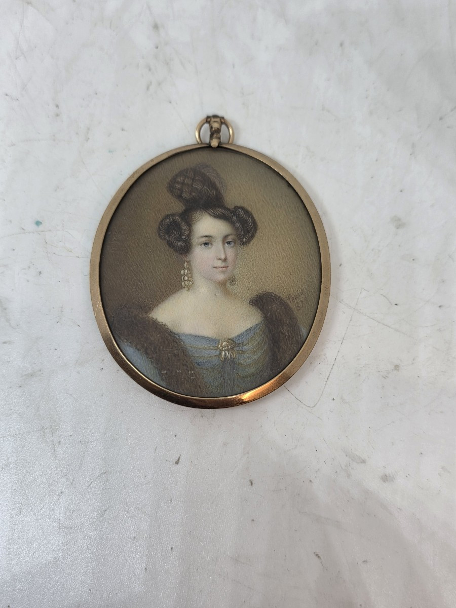 Miniatura – Ritratto di una nobildonna  – Firmata e datata 1826