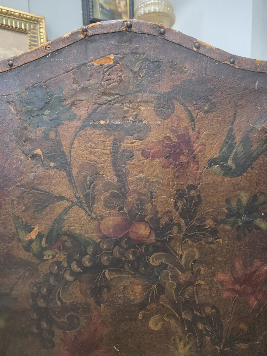 iccolo separè in cuoio di Cordoba dipinta. Epoca metà settecento-photo-4