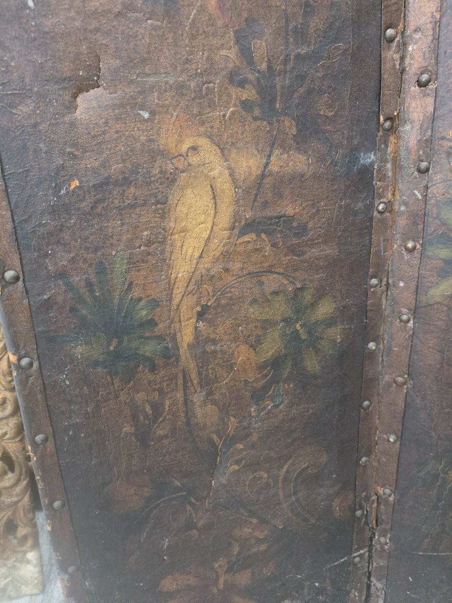 iccolo separè in cuoio di Cordoba dipinta. Epoca metà settecento-photo-6