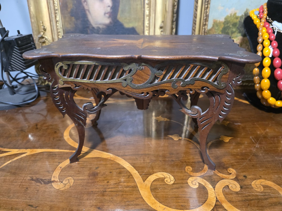 Modellino di tavolo francese con cassetto. Metà ottocento