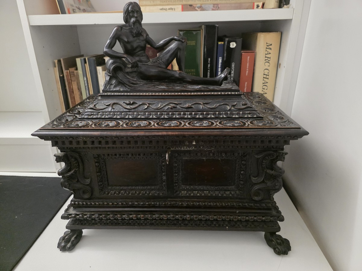 Cassina in legno intagliato, intagliatore toscano del XIX secolo