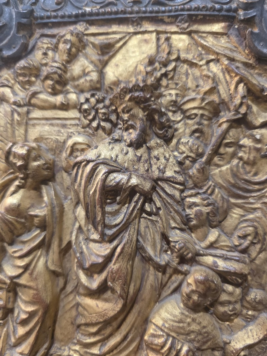 Placca in legno intagliato e dorato raffigurante scena storica, metà del XVIII-photo-3