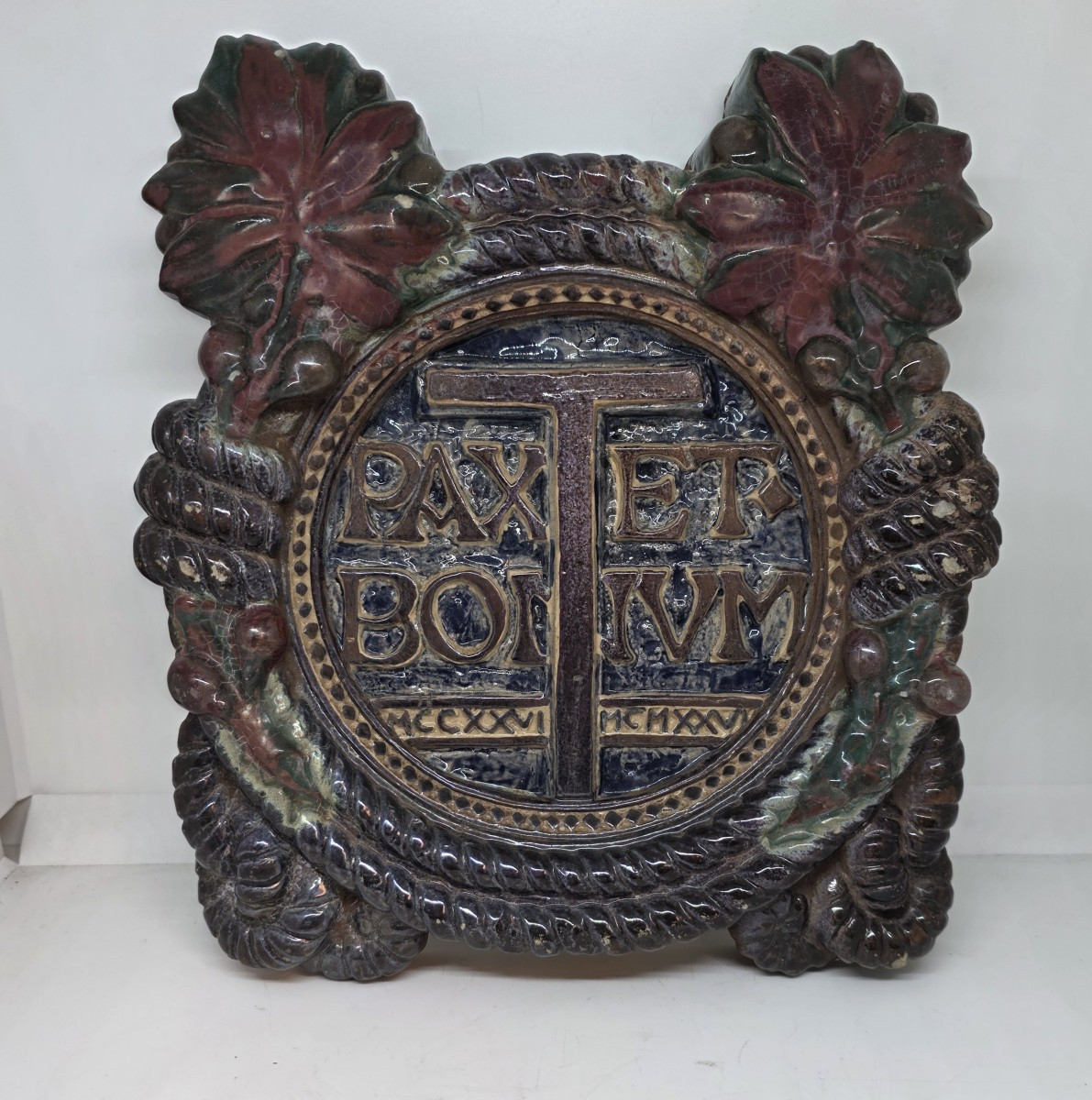 Targa devozionale a lustro "Pax Et Bonum" di Galileo Chini, Fornaci San Lorenzo, circa 1925