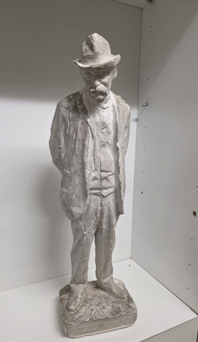 Statua in gesso bozzetto del bronzo raffigurante il pittore Giovanni Fattori