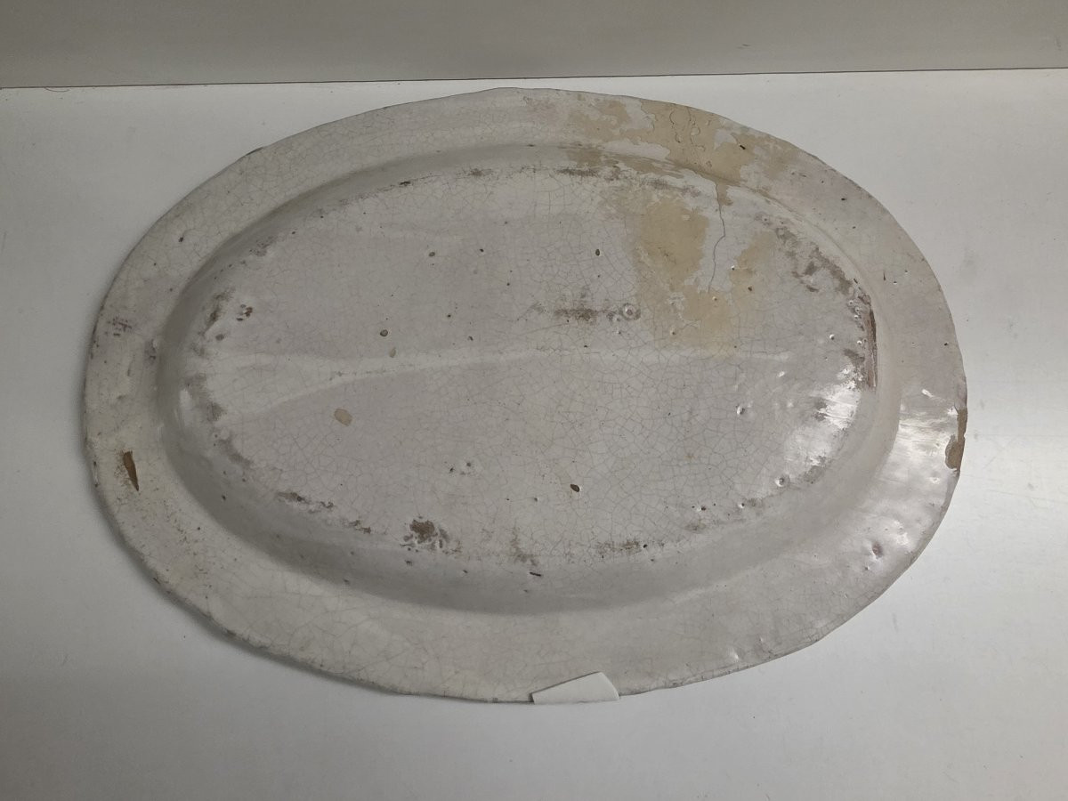 Vassoio in maiolica bianca con stemma. Italia centrale XVII/XVIII-photo-4