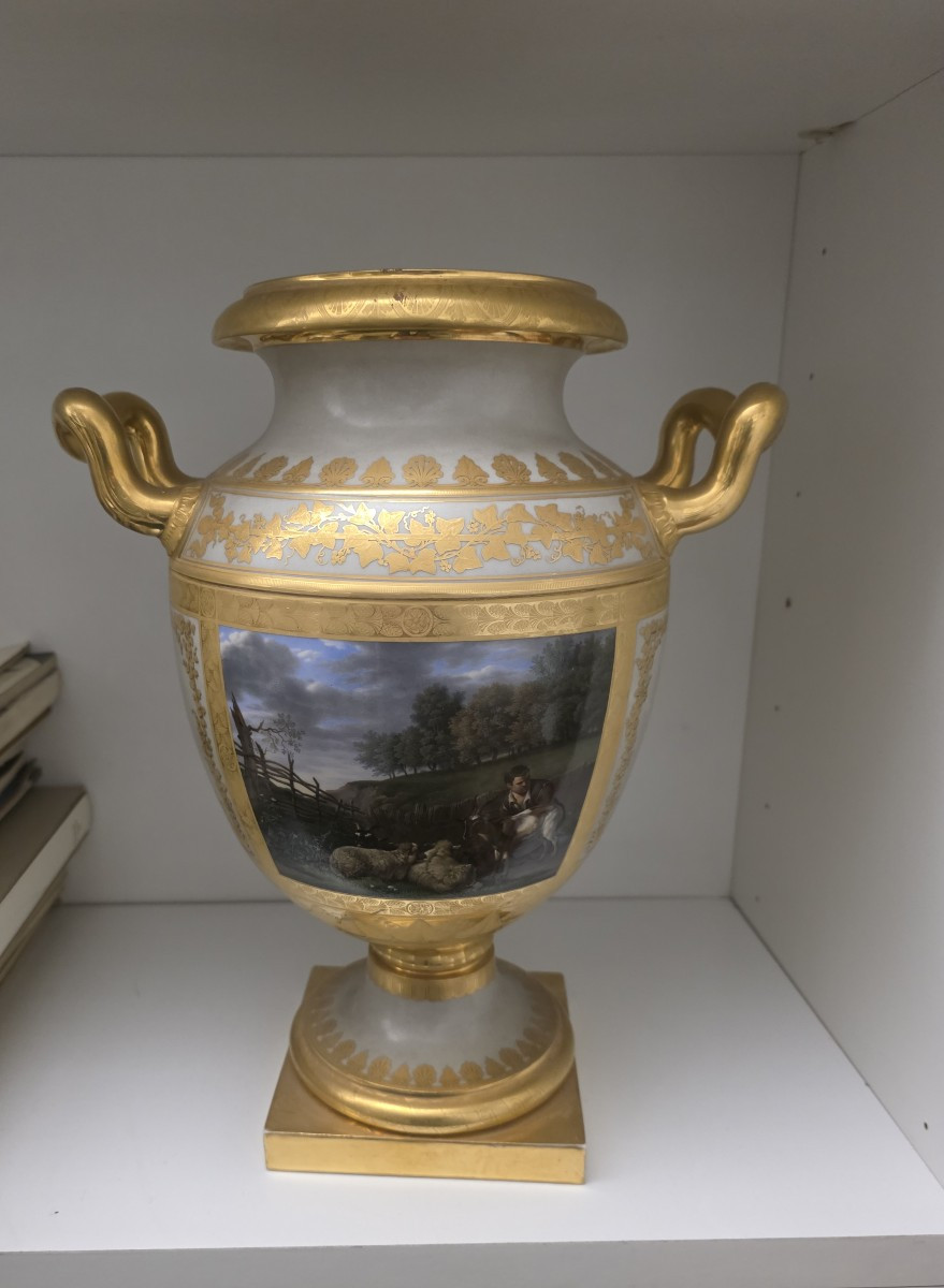 Vaso decorato raffigurante una scena campestre - porcellana a pasta dura prima metà 800