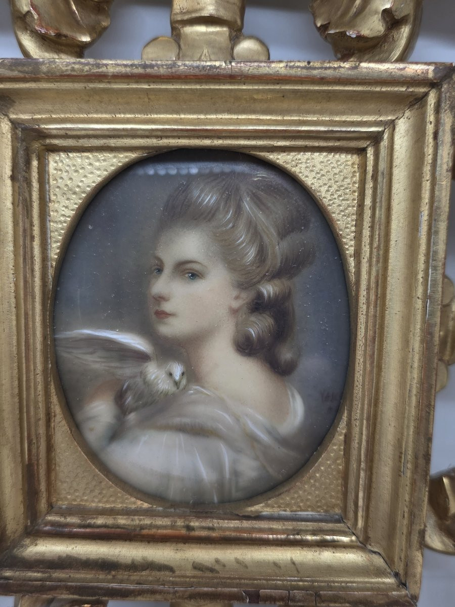 Ritratto in miniatura di profilo di una giovane donna entro cornice dorata (XIX secolo)-photo-3