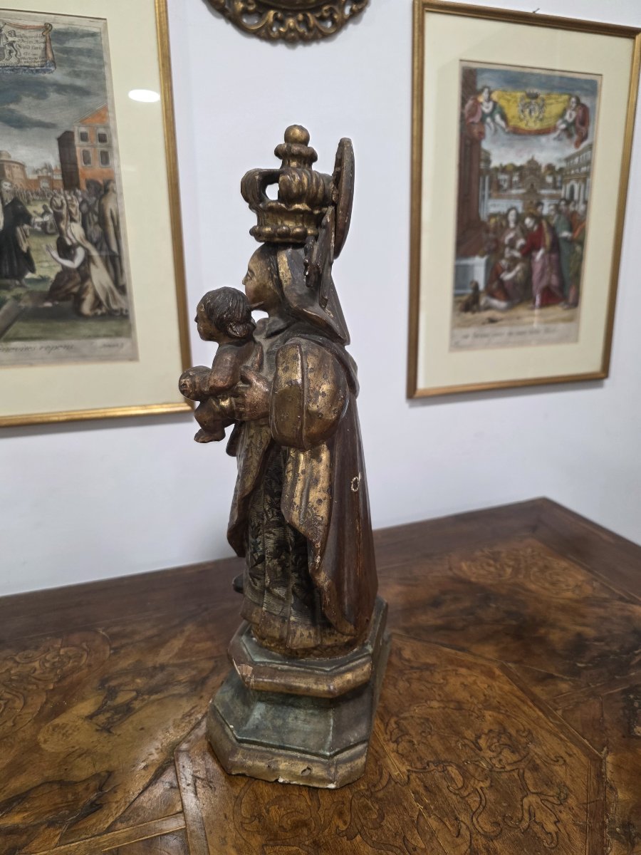 Scultura in legno dorato e dipinto raffigurante "Madonna col Bambino" Spagna fine seicento-photo-3